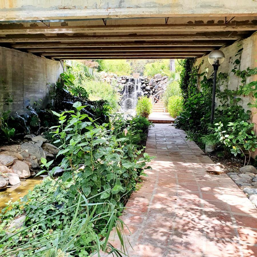 Miraflores Town Studio Sitio de Calahonda エクステリア 写真